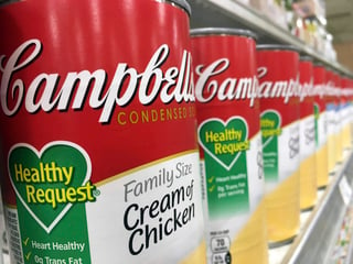  La máxima ejecutiva de Campbell Soup dejará el cargo para retirarse en momentos en que la compañía revisa estrategias a fin de para reactivar las ventas que se han visto apremiadas por un cambio de gusto en el consumidor estadounidense y el alza de costos. (AP)