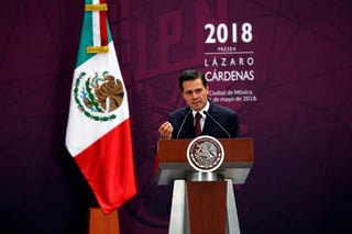 En el salón Adolfo López Mateos de la residencia oficial de Los Pinos, destacó que México ha tenido la inflación más baja de los últimos 48 años, “y sigue bajando, pero en promedio la inflación ha sido de cuatro por ciento”. (EL UNIVERSAL)
