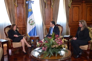 Callado. El presidente de Guatemala, Jimmy Morales, evitó comentar la decisión de la Liga Árabe de suspender relaciones. (NOTIMEX)