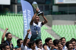 Recientemente Santos se coronó campeón en la categoría Sub17 del futbol mexicano venciendo a Pachuca. (Cortesía)