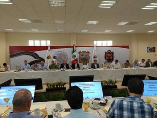 Jaime Guerra informó sobre el tema del gas shale a los integrantes del Consejo de Desarrollo Económico y Turismo de Piedras Negras. (EL SIGLO COAHUILA) 