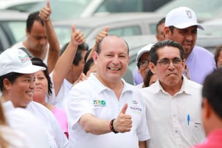 El Tribunal ordenó a la coalición Por Quintana Roo, que postuló a Machuca, a sustituirlo en un término de 24 horas, al declararlo inelegible. (TWITTER)