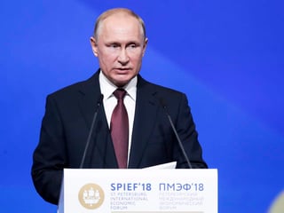 'No, por supuesto que no', dijo el jefe del Kremlin durante la plenaria del Foro Económico Internacional de San Petersburgo. (AP)