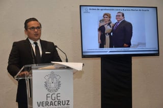 El gobernador de Veracruz, Miguel Ángel Yunes Linares, rechazó que la orden de aprehensión en contra de Karime Macías, esposa del exmandatario Javier Duarte de Ochoa, sea por un asunto electoral. (NOTIMEX)
 