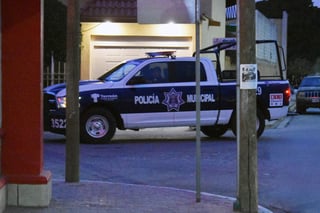El incidente provocó la movilización de distintas corporaciones de seguridad, las cuales montaron un operativo en calles aledañas en busca del vehículo robado. (ARCHIVO) 

