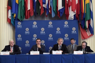 De igual forma, recomendó a Almagro invite a los estados partes del Estatuto de Roma a que soliciten la apertura de una investigación sobre los crímenes de lesa humanidad expuestos por el informe, presentado esta tarde en la sede de la OEA. (EFE)
