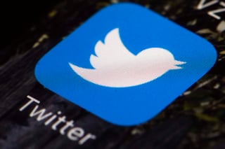 Un abogado de Greaves alega que los estándares que utiliza Twitter para determinar la suspensión y verificación de usuarios están influenciados por su favoritismo hacia grupos que comparten las posturas de la red social. (ARCHIVO)