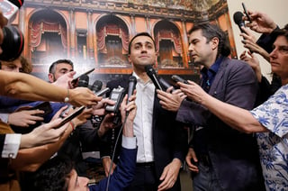 Opción. Luigi Di Maio propuso a la ultraderechista Liga acordar el nombre de otro candidato a ministro de Economía. (AP)