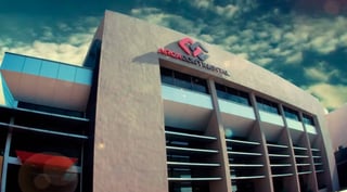 Inversiones. La empresa mexicana Arca Continental que tiene una planta en Torreón construirá planta en Texas. (ARCHIVO) 