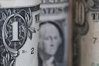 Dólar se vende hasta en 20.41 pesos en bancos de México. (ARCHIVO)