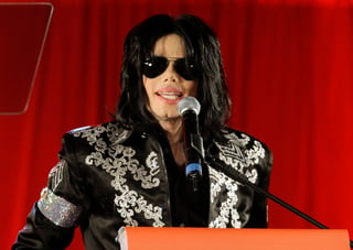Exigen remuneración. El documental sobre Michael Jackson que realizó el canal usó inapropiadamente sus canciones. (ARCHIVO)