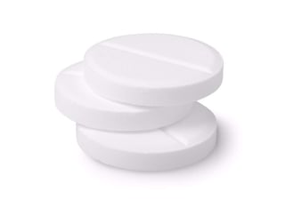 Un equipo de científicos anunciaron hoy por medio de un estudio que la aspirina puede ayudar a combatir el cáncer de colon. (ARCHIVO) 
