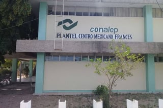 Conflicto. Maestros del sindicato del Conalep en Gómez Palacio, denuncian presunto incumplimiento de contrato colectivo. (EL SIGLO DE TORREÓN) 