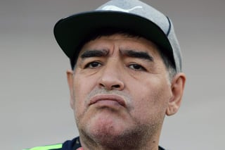 Fue programado para aliviar algunos dolores, buscar un mejor funcionamiento de las rodillas de Maradona afectadas por artrosis, precisó Ochoa. (ARCHIVO)