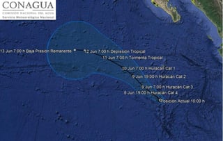 El huracán Aletta se intensificó a categoría 4 y ubica en el océano Pacífico, a 335 kilómetros al sur de Isla Socorro y a 815 kilómetros de Manzanillo, Colima, informó el Servicio Meteorológico Nacional (SMN). (TWITTER)