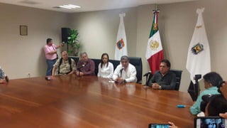 Gerardo Márquez Guevara y acompañó al gobernador del Estado a la rueda de prensa que dieron la madrugada de éste sábado. (EL SIGLO COAHUILA)
