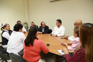 Reunión. Ayer autoridades de salud y del municipio se reunieron en el Hospital de Matamoros. (EL SIGLO DE TORREÓN)