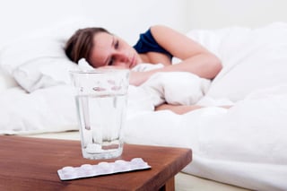 Expertos dicen que si se toman pastillas para dormir sin antes consultar a un médico puede ocasionar problemas de salud. (ARCHIVO)
