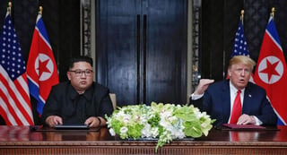 La cumbre de Singapur fue la primera entre mandatarios de ambos países tras casi 70 años de confrontación y 25 de negociaciones fallidas y tensiones por el programa atómico norcoreano. (EFE)