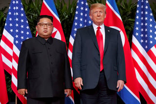 El líder de Corea del Norte, Kim Jong-un, y el presidente de Estados Unidos, Donald Trump, están de acuerdo en la importancia de ir 'paso a paso' y adoptar acciones 'simultáneas' para lograr la paz y la desnuclearización en la península de Corea, informaron ayer los medios norcoreanos. (AP)