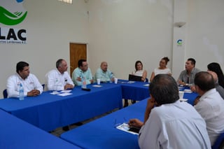 Reunión. Empresarios de Lerdo dialogaron con el candidato a diputado del PRI, Carlos Matuk. (EL SIGLO DE TORREÓN)