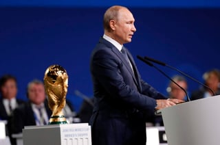 La justa deportiva, una de las más seguidas en todo el mundo, representa un extraordinario escaparate para el líder ruso que pasa por uno de sus mejores momentos políticos. (EFE)
