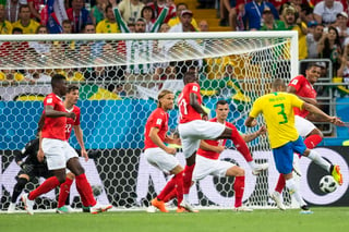Suiza le ‘arranca’ el empate a Brasil
