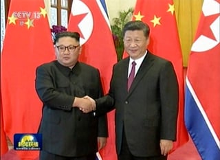 Es la tercera visita de Kim a Beijing desde marzo, lo que pone de relieve el papel crucial de China para lograr que Corea del Norte abandone su programa nuclear. (AP)