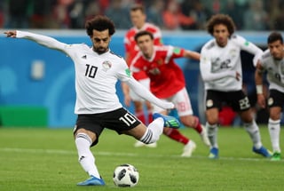 Luego de 3 semanas de ausencia por una lesión, Mohamed Salah volvió a jugar y marcó un gol de penal. ( EFE)