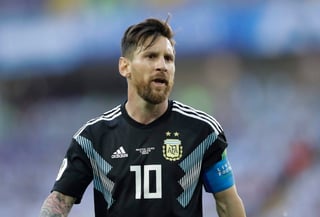 Para Lionel Messi estos últimos días no han sido los mejores de su vida. (ARCHIVO)