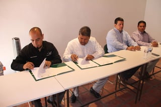 En las instalaciones del CRECO se realizó la firma del convenio entre la UJED y el Planetarium Torreón. (EL SIGLO DE TORREÓN)