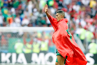 Faycal Fajr deja el campo tras caer en el segundo partido de Marruecos en el Mundial de Rusia 2018, resultado que dejó a su selección eliminada del torneo. (AP)