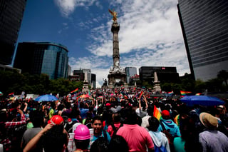 La marcha del orgullo gay se celebra esta tarde en la CDMX. (TWITTER) 