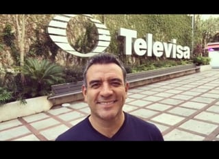 Héctor Sandarti se va de Televisa tras haber trabajado 25 años en esa empresa. (ESPECIAL)
