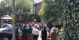 Mexicanos se congregaron en la embajada surcoreana para festejar. (Twitter)