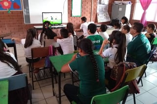 Convivencia. La escuela primaria Luis Donaldo Colosio de la colonia Prados del Oriente de Torreón colocó algunos televisores. (ANGÉLICA SANDOVAL)