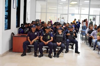 Ayer miércoles, fueron convocados 105 elementos en activo de la Corporación para llevar a cabo la actualización de la Cédula Única de Identificación Policial. (EL SIGLO DE TORREÓN)