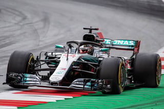 Lewis Hamilton superó a su coequipero Valtteri Bottas. Hamilton lidera las prácticas en Austria