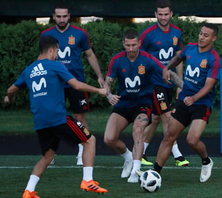 Tras una incierta fase de grupos, España espera volver a su nivel mañana ante el anfitrión Rusia. Selección española busca su equilibrio