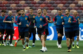 Los jugadores de España durante un entrenamiento del Mundial en Krasnodar, Rusia. (AP)