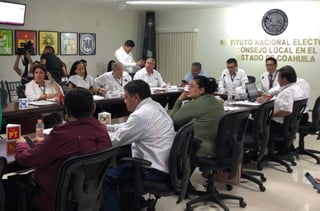 La vocalía de organización electoral de la junta local del INE, informó que la muestra de Coahuila corresponde a 180 casillas seleccionadas para la recolección de resultados. (TWITTER)