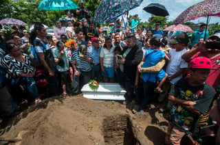 Víctima. En Nicaragua no olvidan la partida de Teyler Leonardo, el bebé de 14 meses que murió alcanzado por una bala en Managua, luego de un enfrentamiento durante las protestas en Nicaragua. (EFE)
