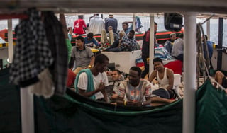 Sin freno. Se mantiene el flujo de inmigrantes que tratan de cruzar el Mar Mediterráneo. (AP)