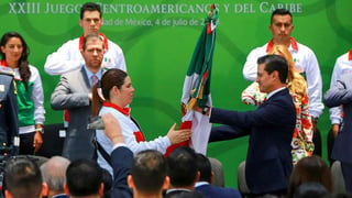 El presidente Enrique Peña Nieto abandera a la comitiva nacional que estará presente en los Juegos Centroamericanos y del Caribe. (Cortesía)