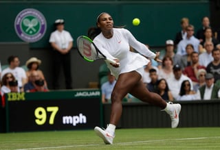 Serena Williams derrotó 6-1, 6-4 a Viktoriya Tomova para avanzar a la tercera ronda, la estadounidense llegó a 81 victorias en el torneo. (AP)