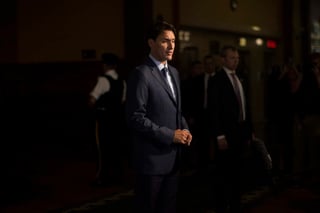 'He estado pensando en la interacción (con la periodista) y si me disculpé más tarde sería porque sentí que no estaba totalmente cómoda con la interacción que tuvimos', dijo Trudeau a la prensa. (AP)