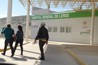 Lucha por sobrevivir en las instalaciones del Hospital General de Lerdo. (ARCHIVO)
