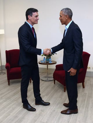 Saludo. Se encontraon ayer Pedro Sánchez y Barack Obama en una cumbre en Madrid.