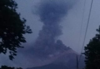 Por el momento no hay procesos de evacuaciones, pero el vocero dijo que mantienen la comunicación con líderes comunitarios para informarles sobre la actividad del volcán. (ARCHIVO)