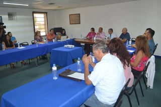 Reunión. La primera asamblea del Comité Municipal contra las Adicciones se realizó ayer en la Sala de Juntas del Hospital Municipal de Torreón. La próxima cita será el 15 de agosto de 2018. (ANGÉLICA SANDOVAL)